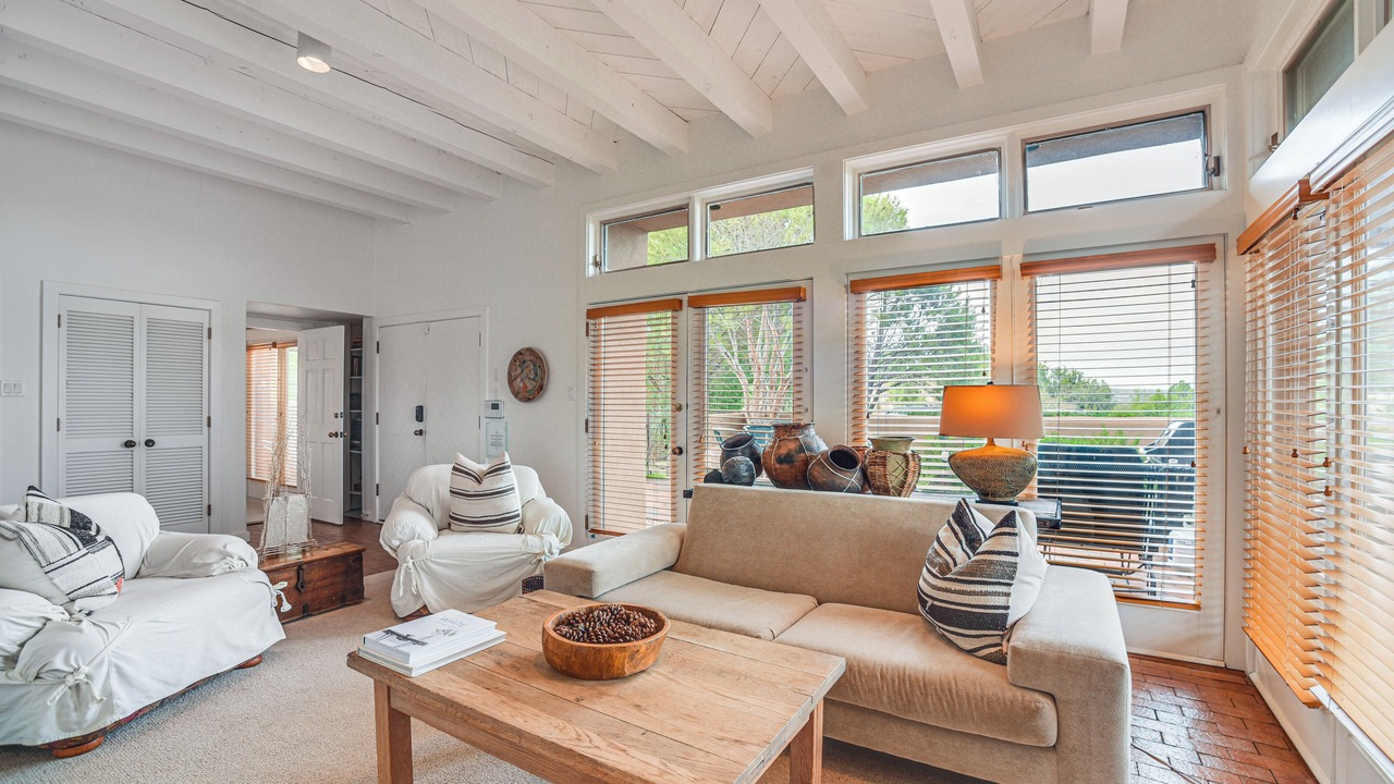 Photo of Livingroom in Nambe Pueblo