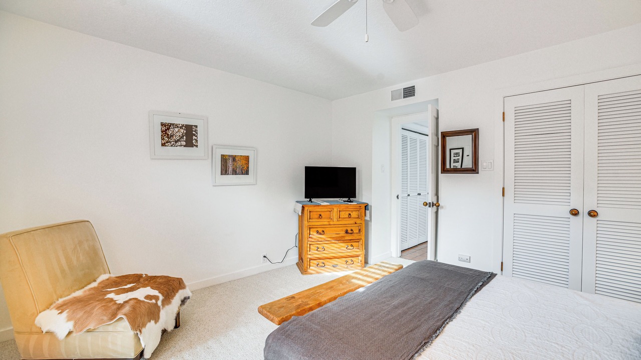 Photo of Bedroom in Nambe Pueblo