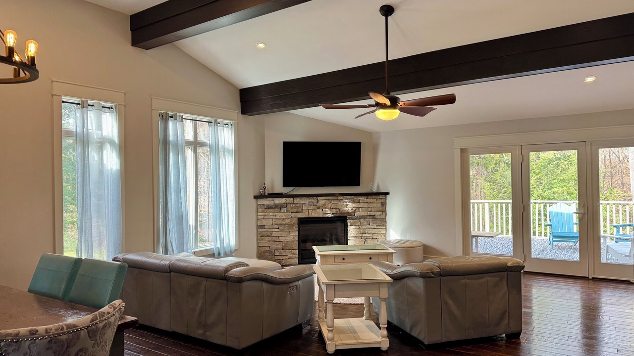 Photo of Livingroom in Saratoga Springs