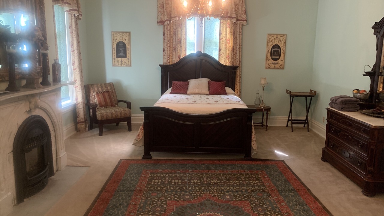 Photo of Bedroom in East Dubuque