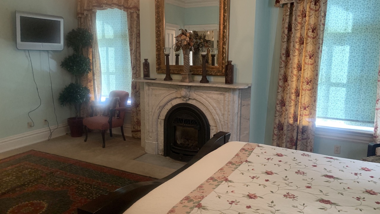 Photo of Bedroom in East Dubuque