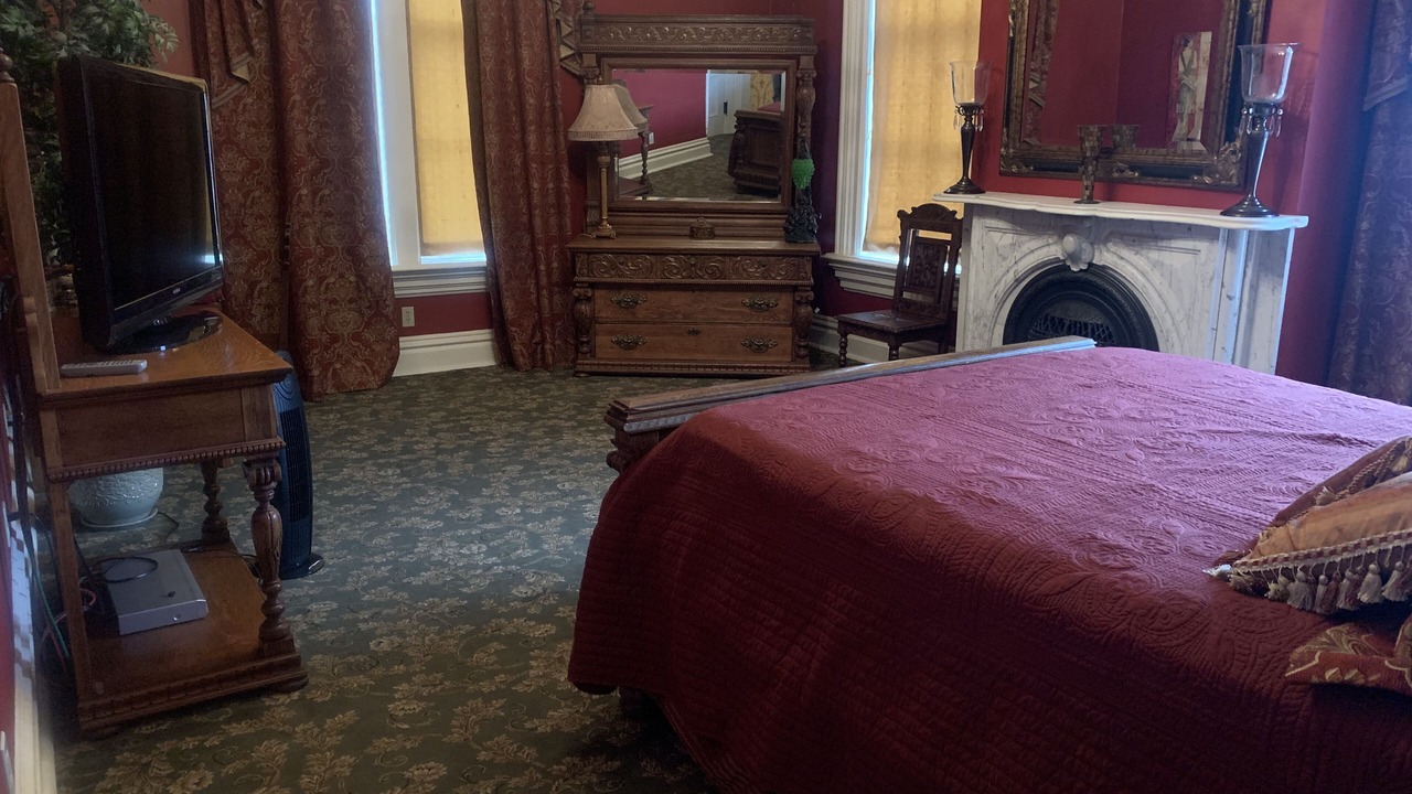 Photo of Bedroom in East Dubuque