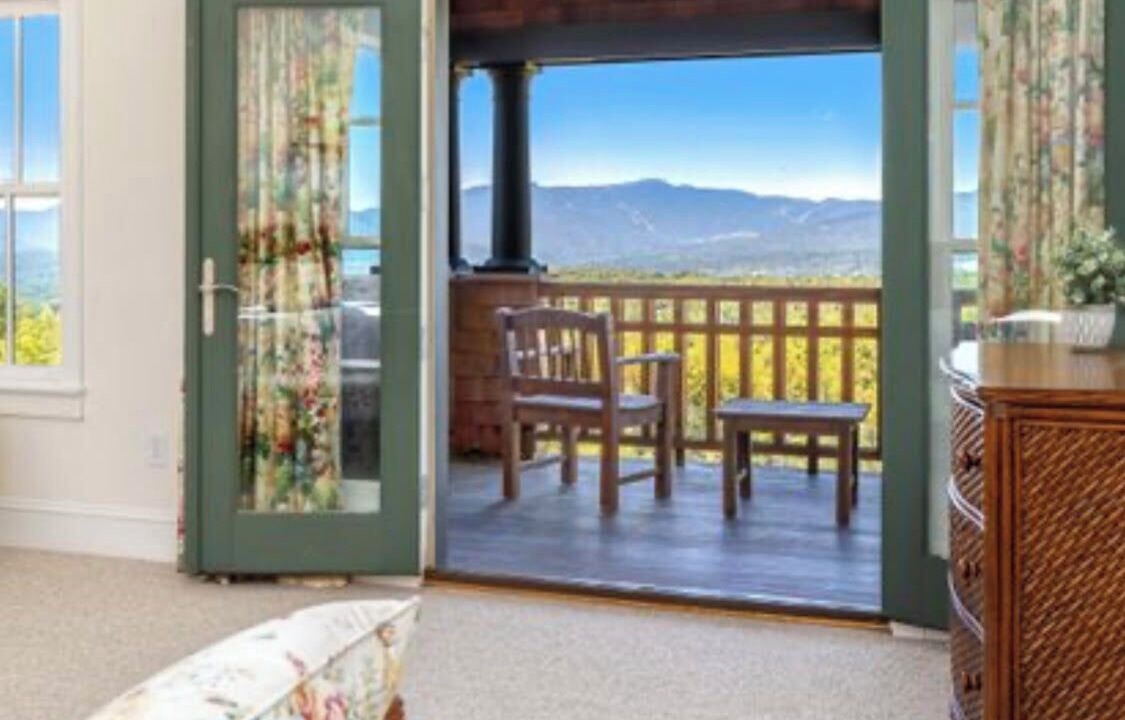 Photo of Livingroom in Stowe Hollow
