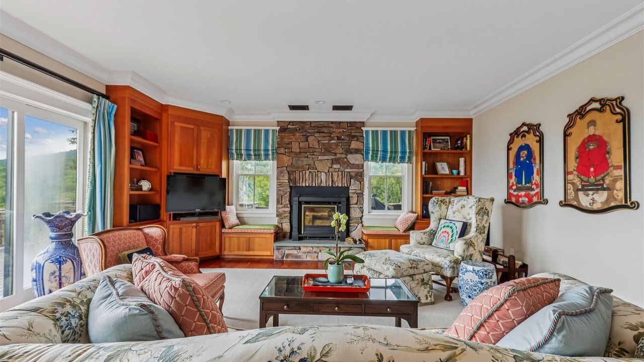 Photo of Livingroom in Stowe Hollow