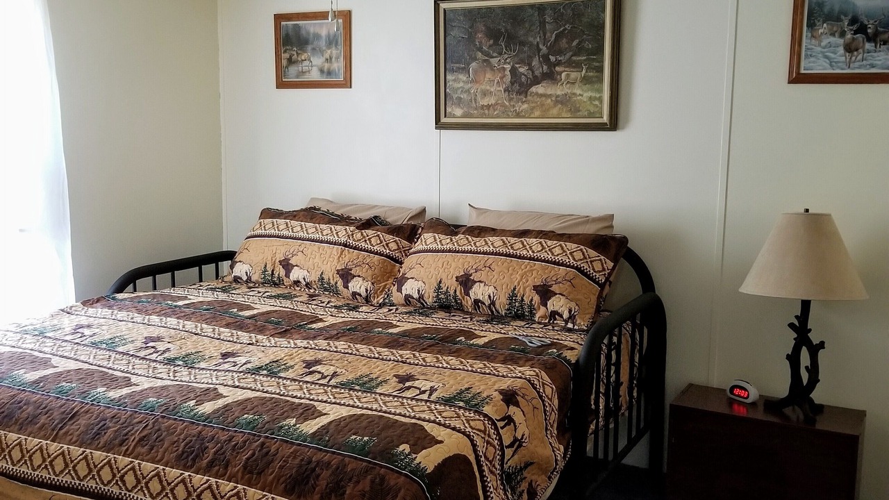 Photo of Bedroom in Eagle Nest