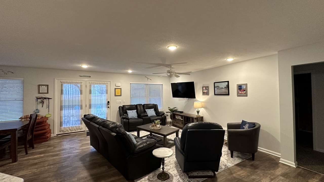 Photo of Livingroom in Huron