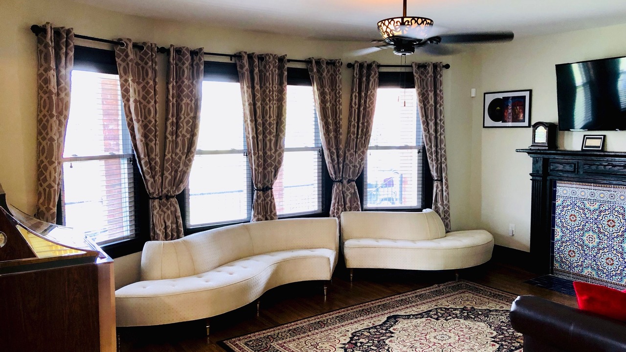 Photo of Livingroom in New Center Detroit