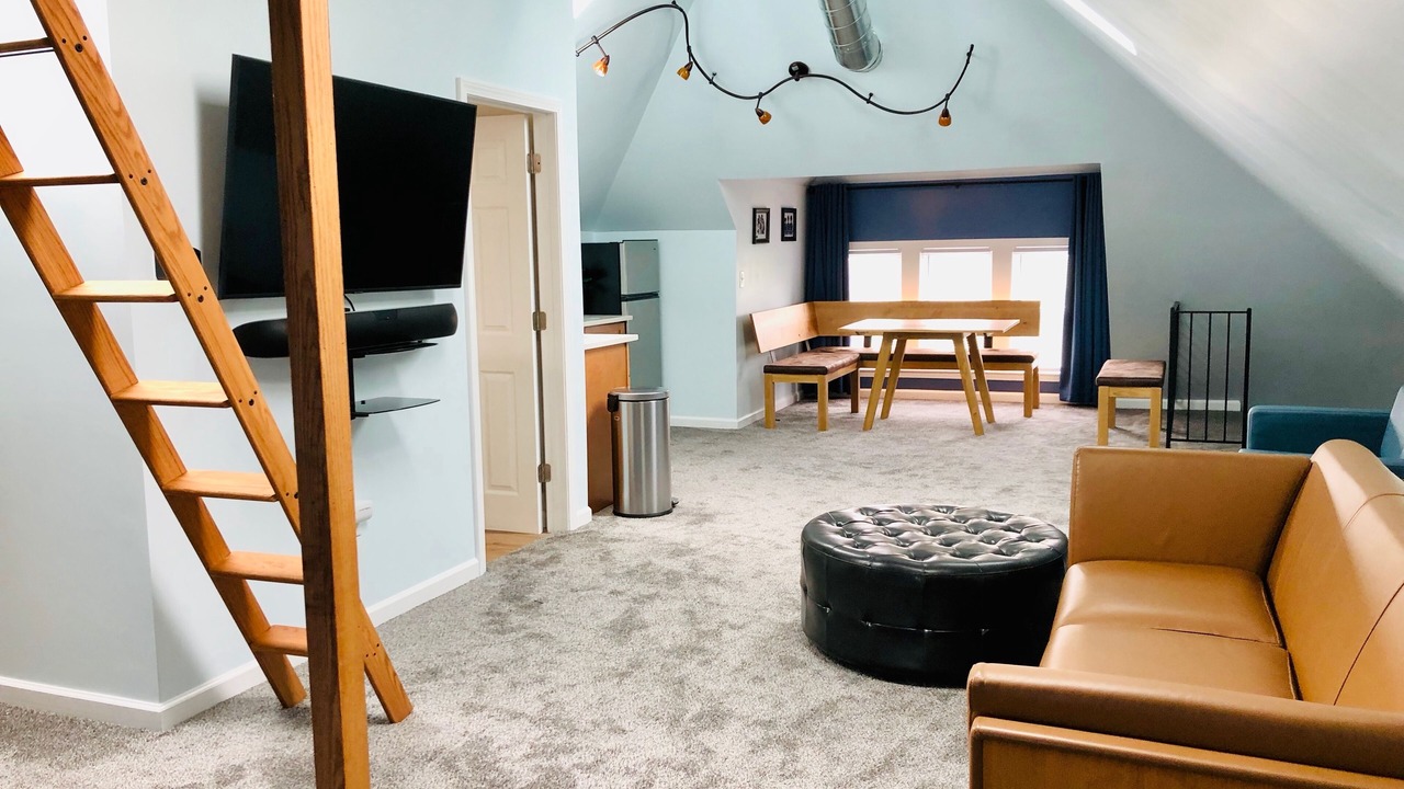 Photo of Livingroom in New Center Detroit