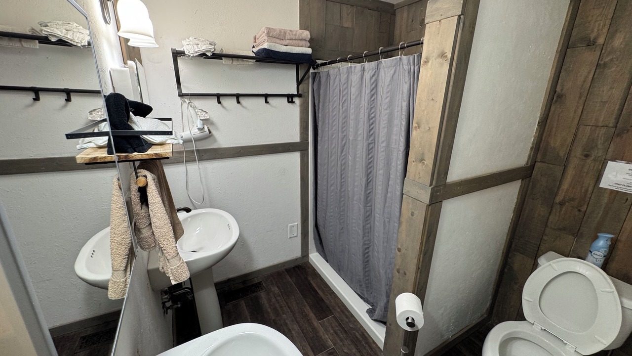 Photo of Bathroom in Westside Connection