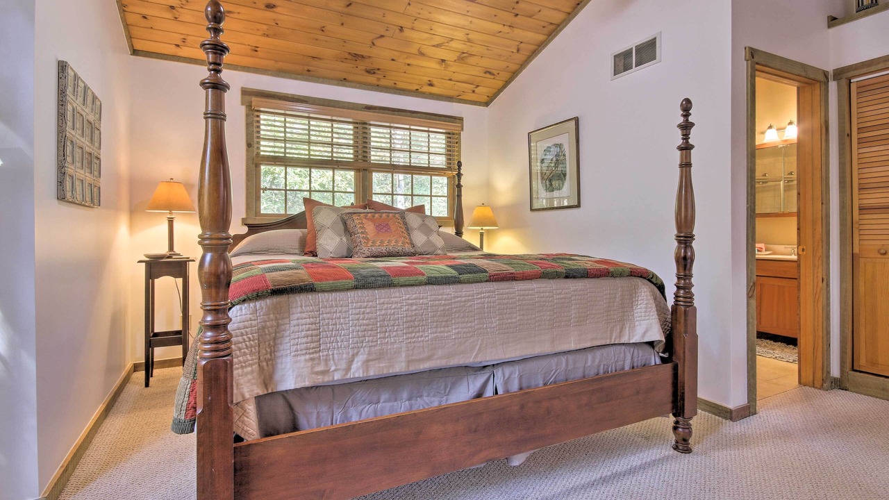 Photo of Bedroom in Berkeley Springs