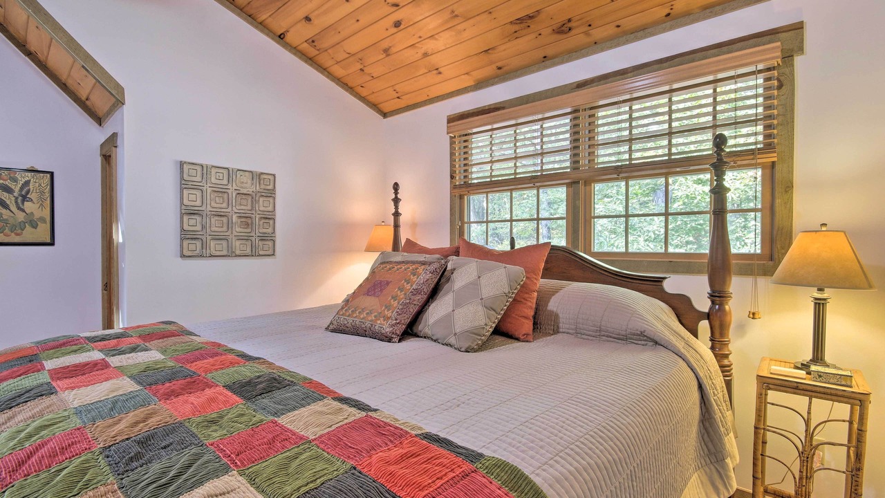 Photo of Bedroom in Berkeley Springs