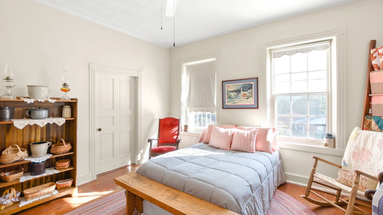 Photo of Bedroom in Myersville