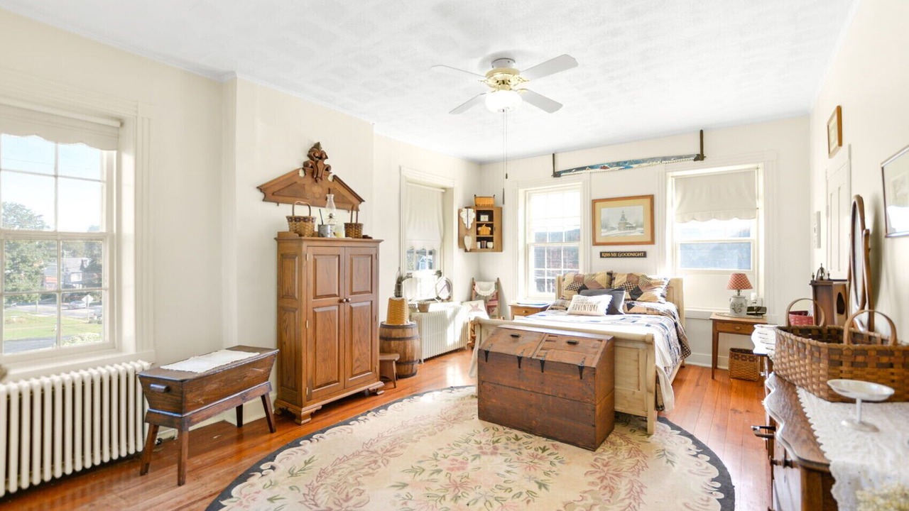 Photo of Bedroom in Myersville