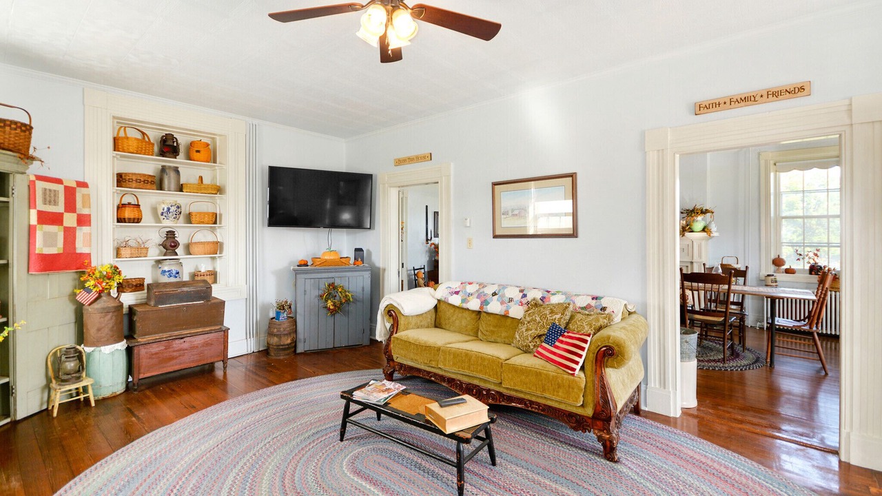 Photo of Livingroom in Myersville