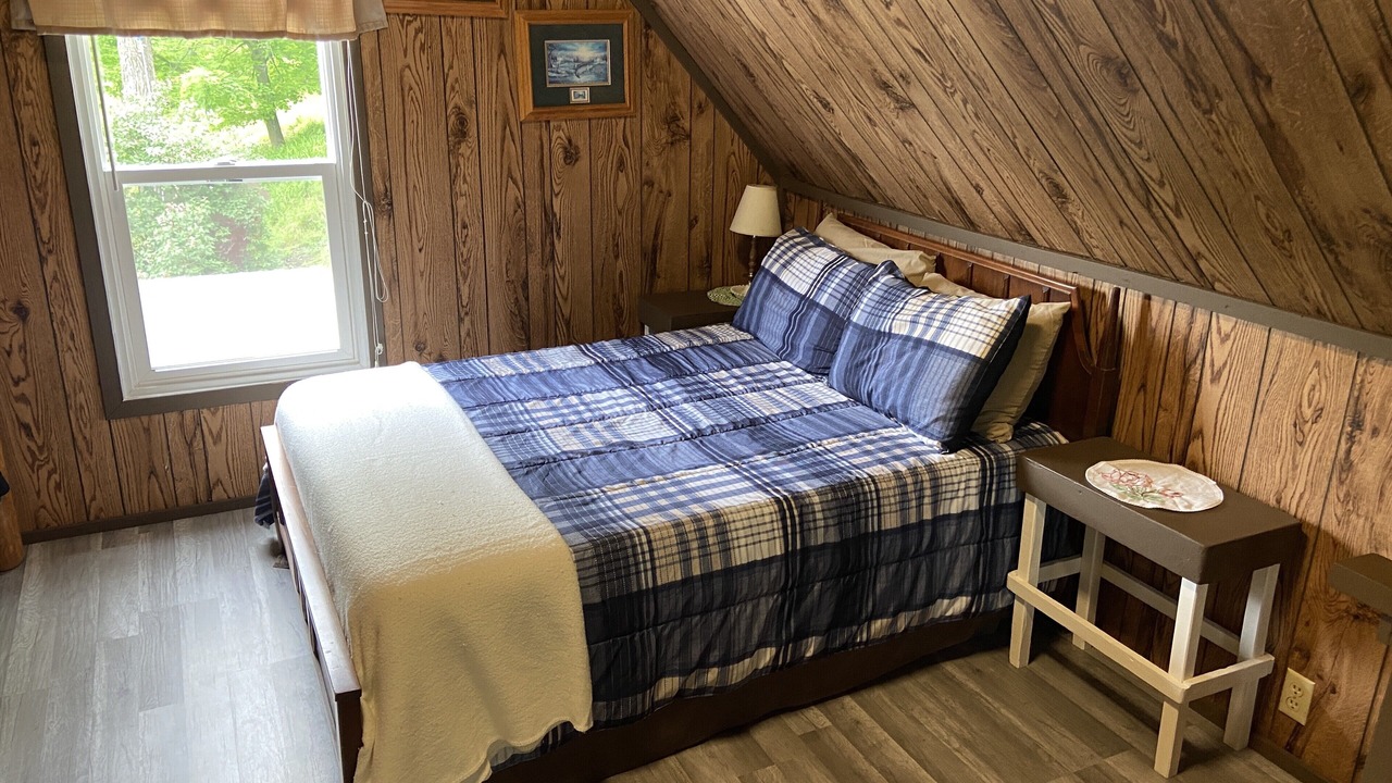Photo of Bedroom in Decorah
