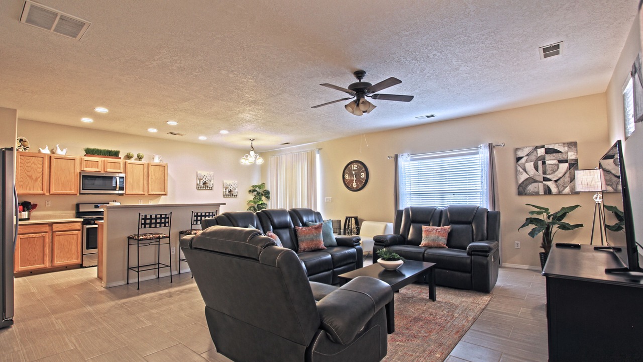 Photo of Livingroom in Victory Hills