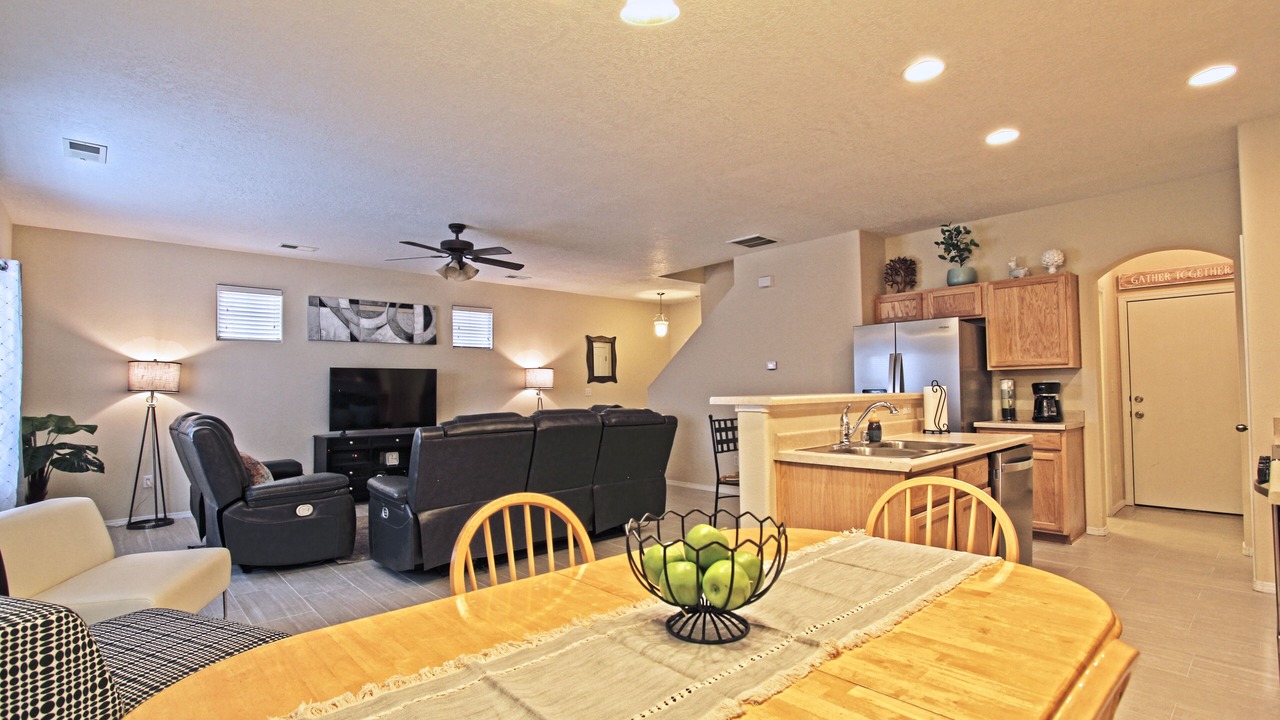 Photo of Livingroom in Victory Hills