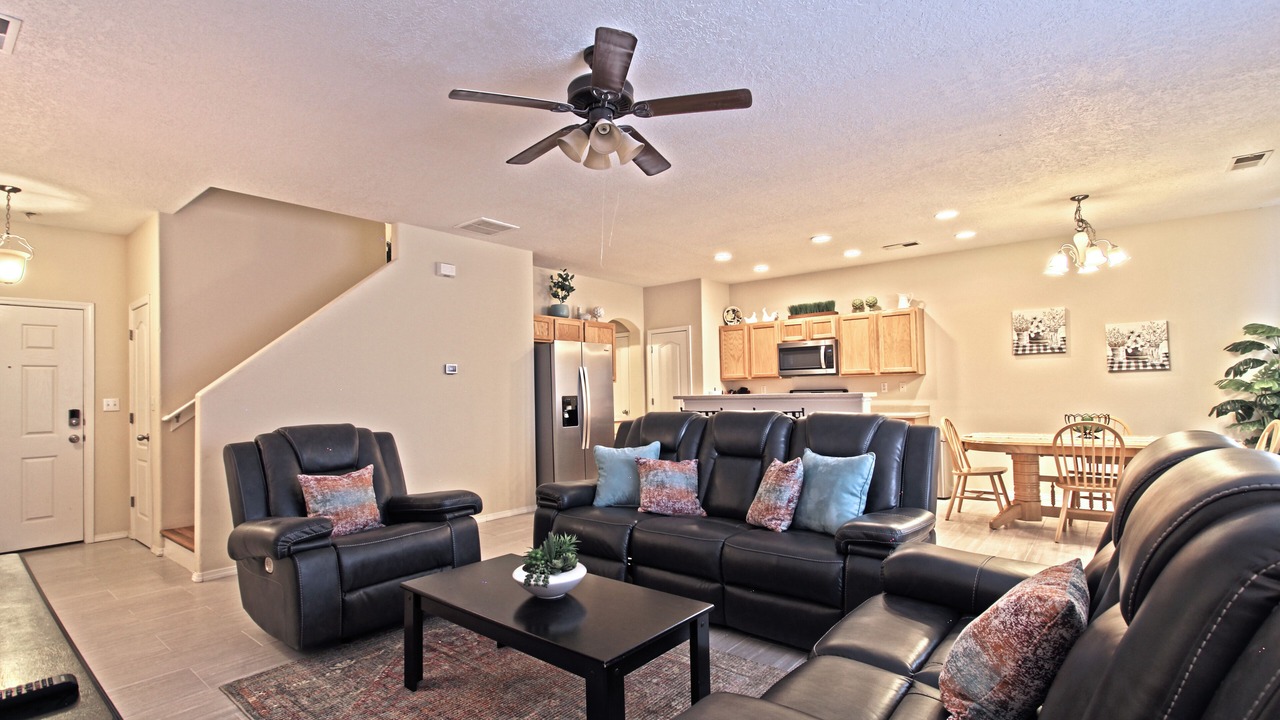 Photo of Livingroom in Victory Hills