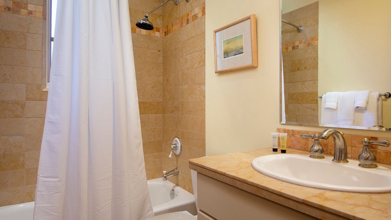 Photo of Bathroom in South Capitol