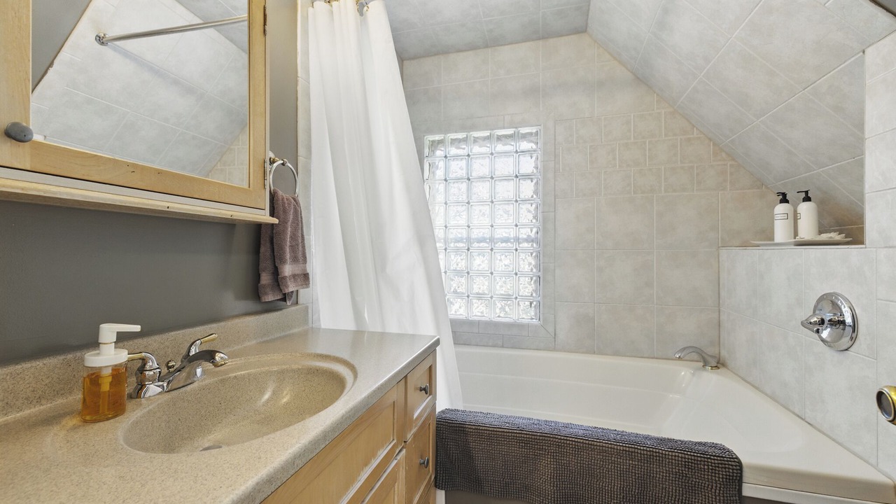 Photo of Bathroom in Midway