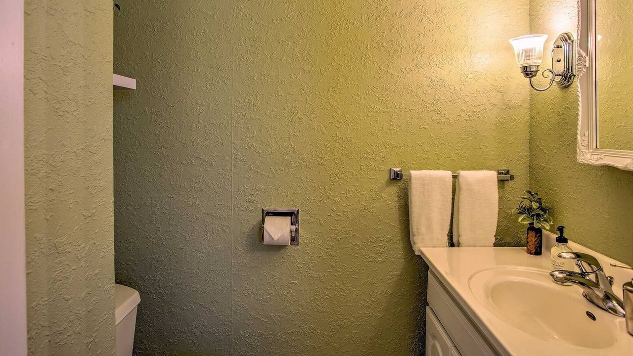 Photo of Bathroom in Midway