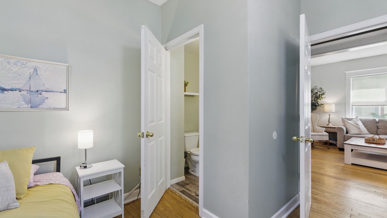 Photo of Bedroom in Midway