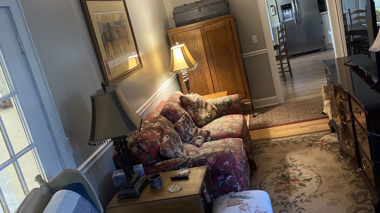 Photo of Livingroom in Ashland