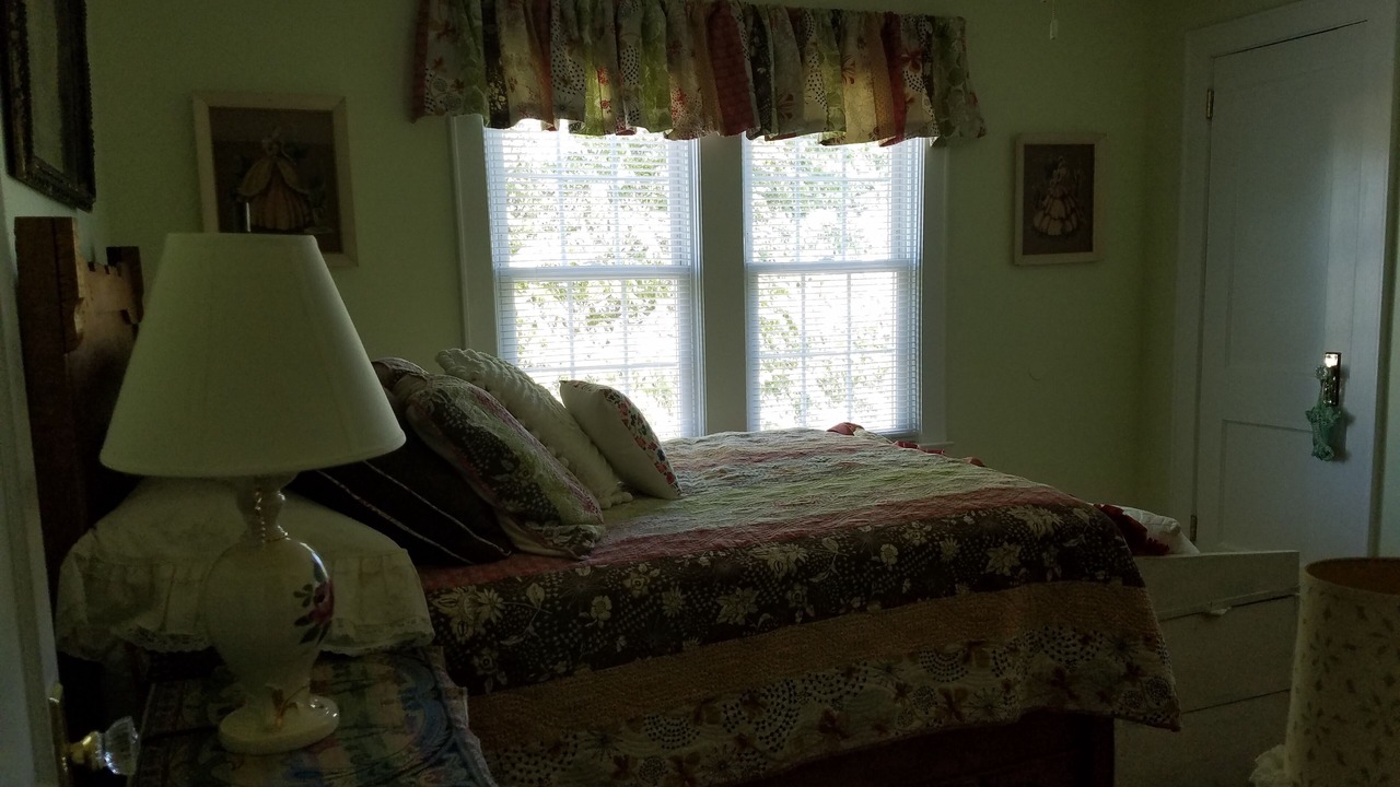 Photo of Bedroom in Ashland