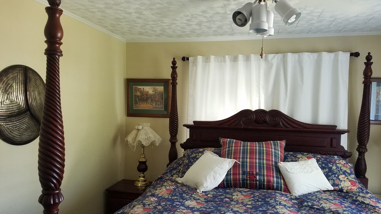 Photo of Bedroom in Ashland