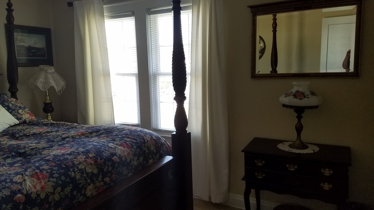 Photo of Bedroom in Ashland