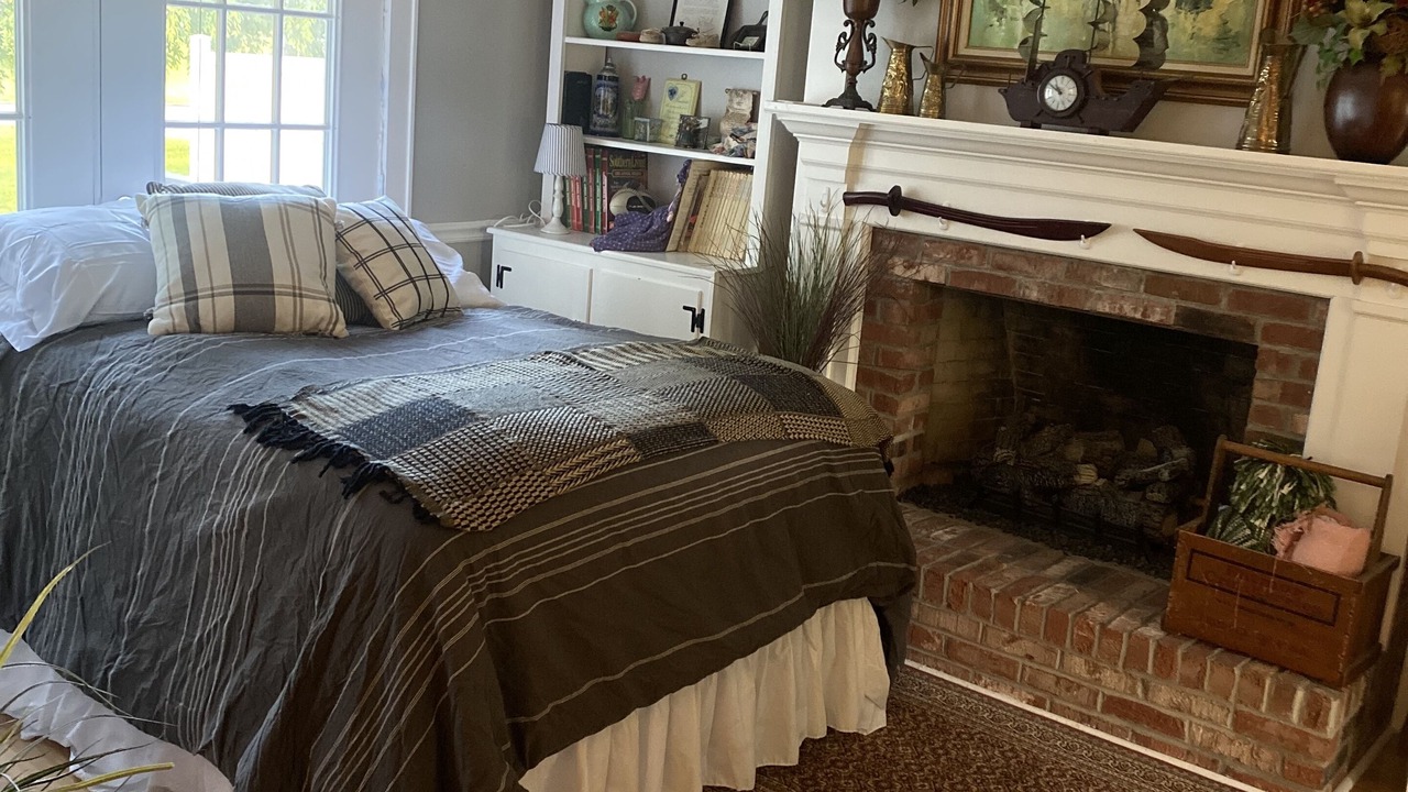 Photo of Bedroom in Ashland