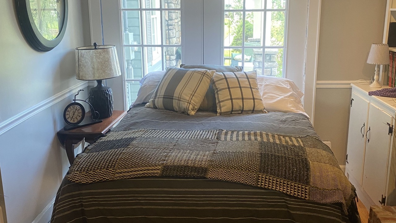 Photo of Bedroom in Ashland
