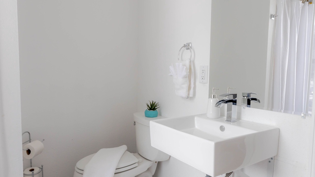 Photo of Bathroom in Kutzky Park
