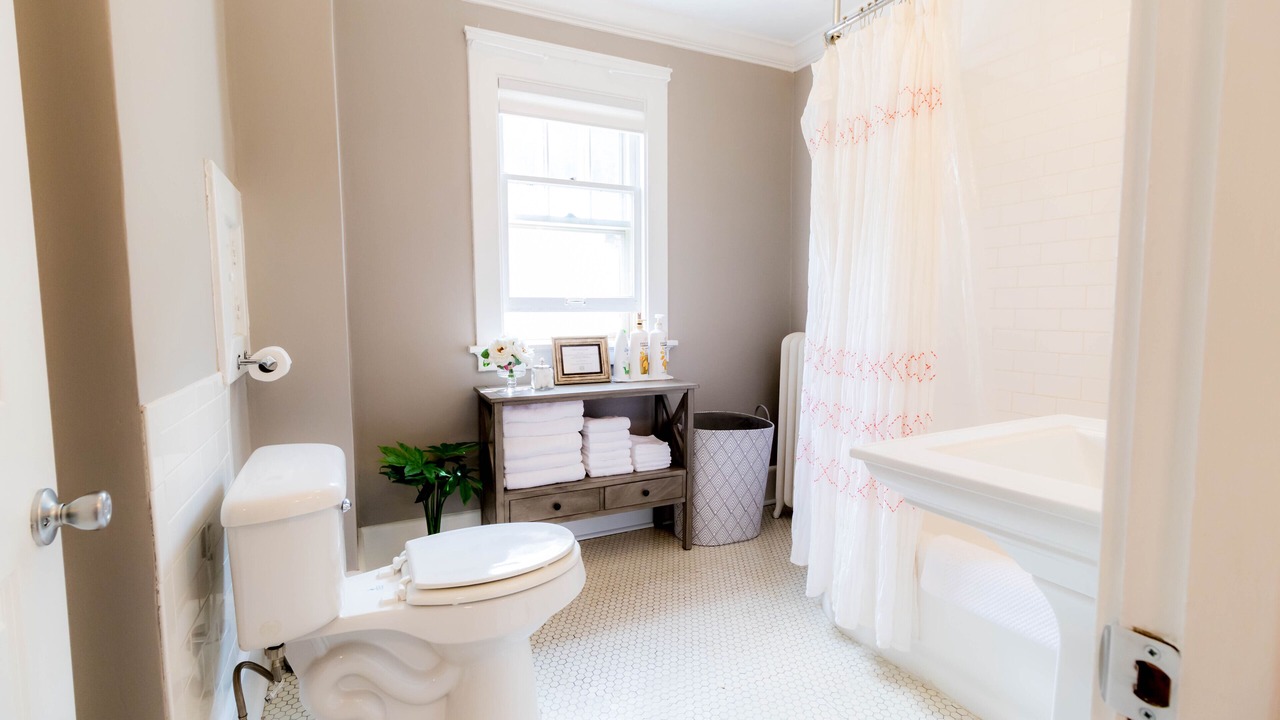 Photo of Bathroom in Kutzky Park
