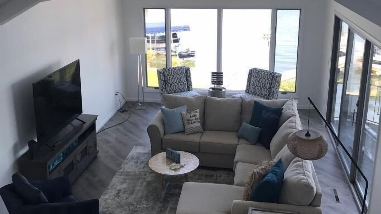 Photo of Bedroom in Paw Paw Lake