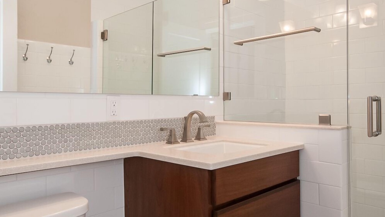Photo of Bathroom in Kutzky Park