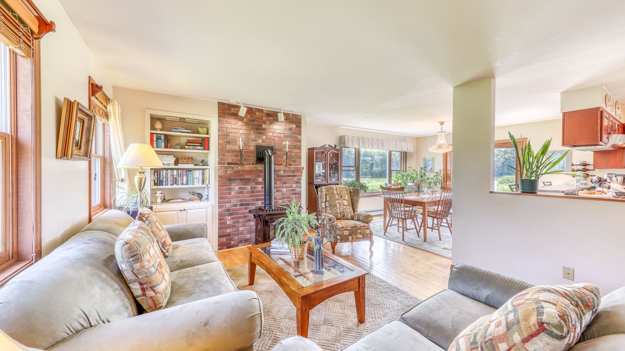 Photo of Livingroom in Waterbury Center