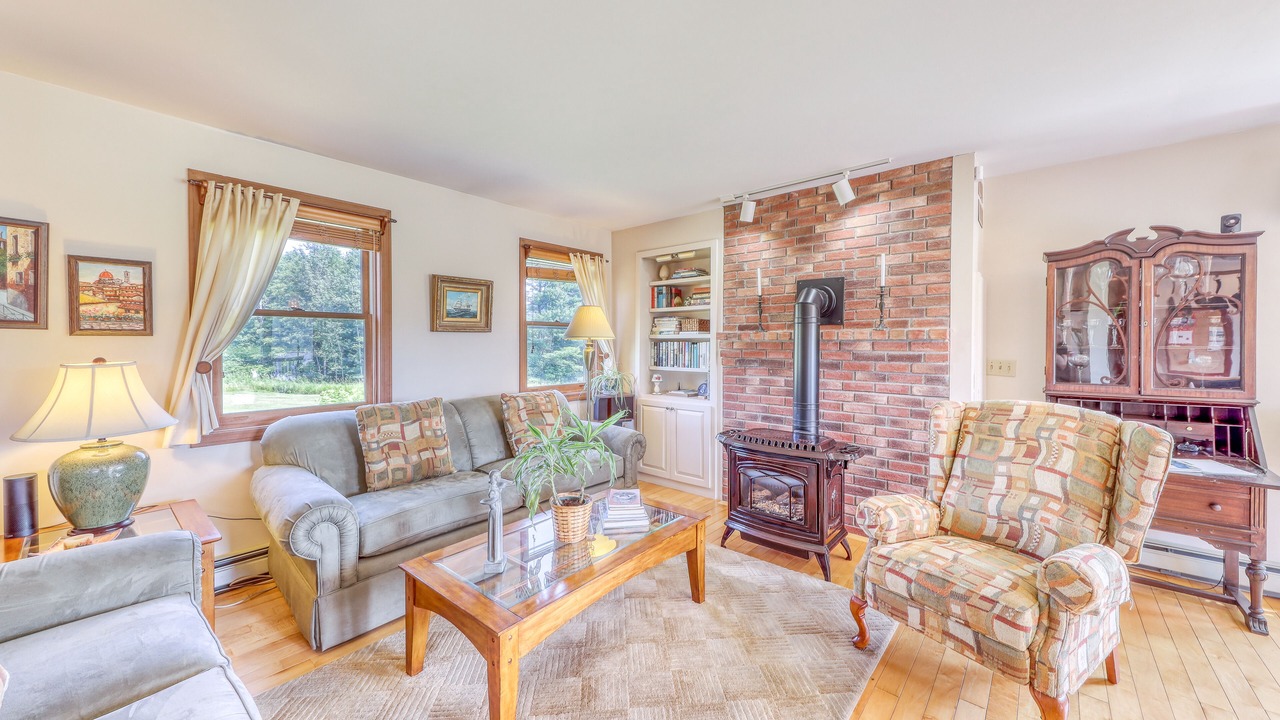 Photo of Livingroom in Waterbury Center