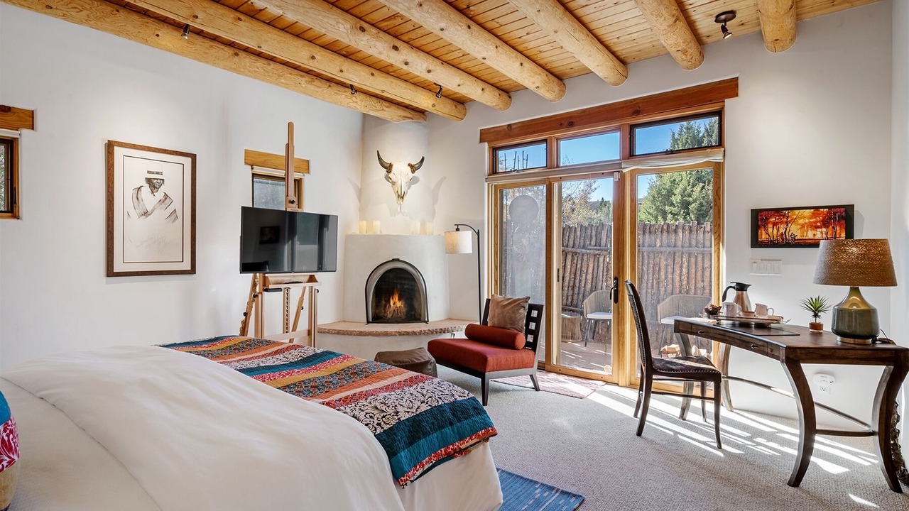 Photo of Bedroom in Tesuque