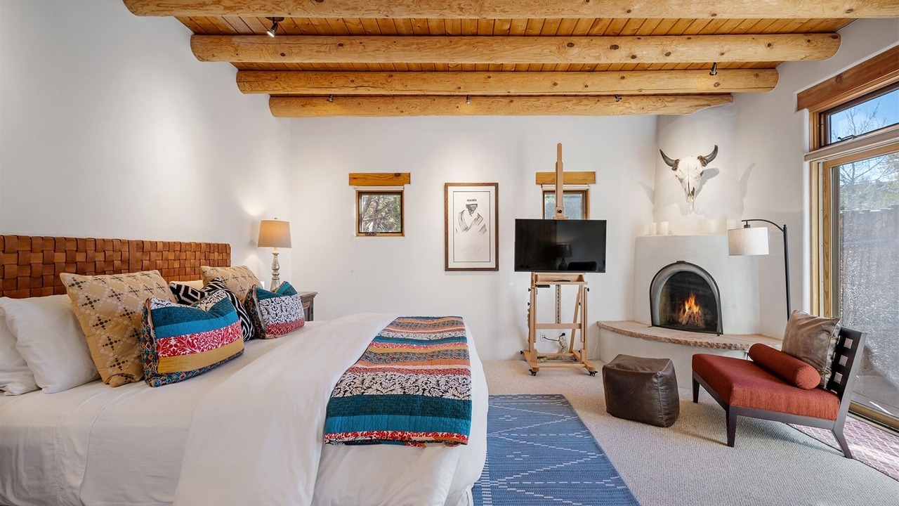 Photo of Bedroom in Tesuque