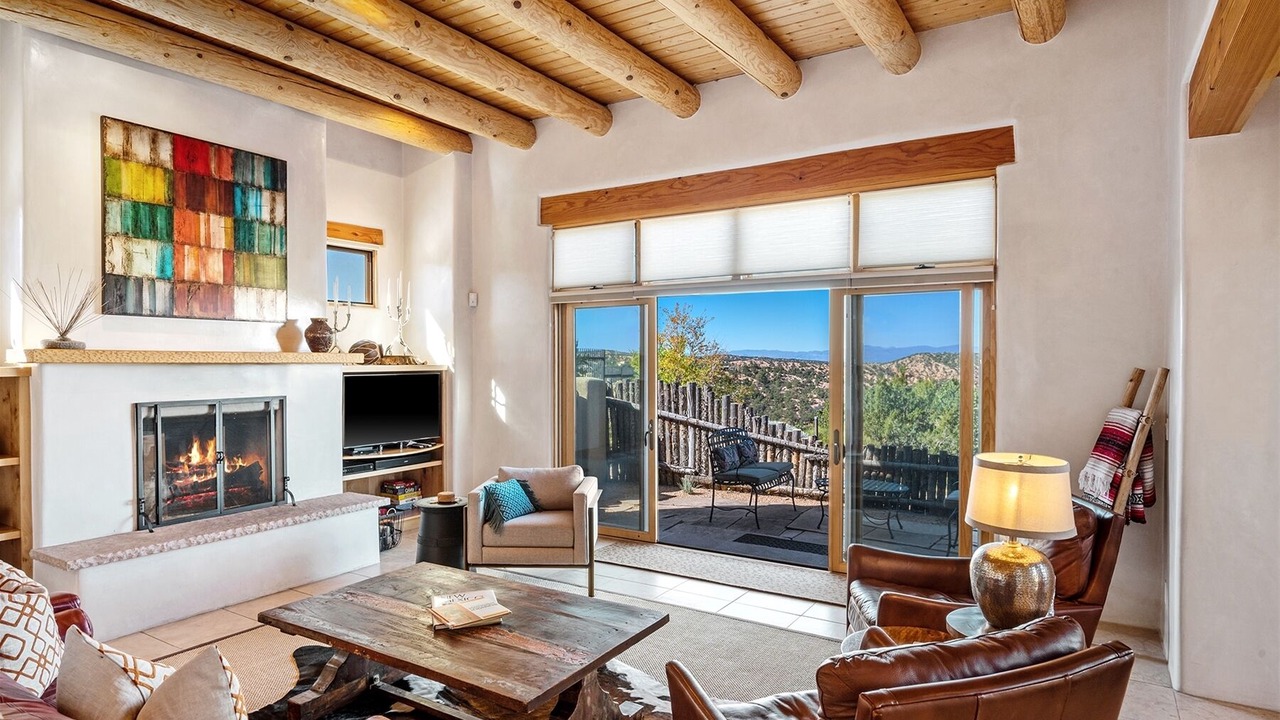 Photo of Livingroom in Tesuque
