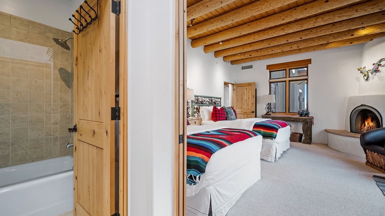 Photo of Bedroom in Tesuque
