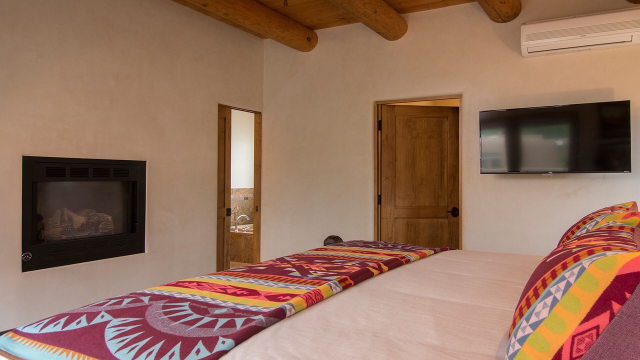 Photo of Livingroom in Northeast Santa Fe
