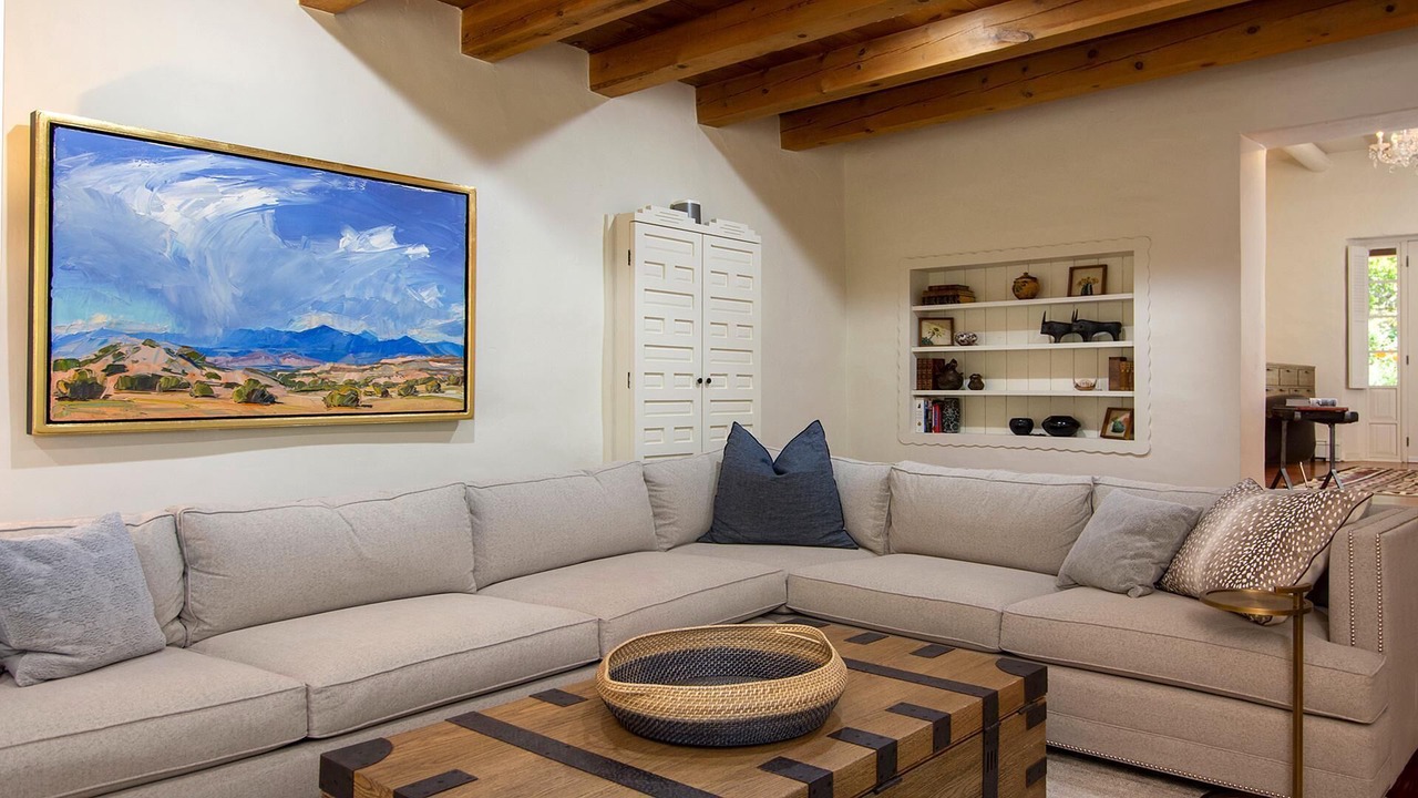 Photo of Livingroom in Historic Eastside