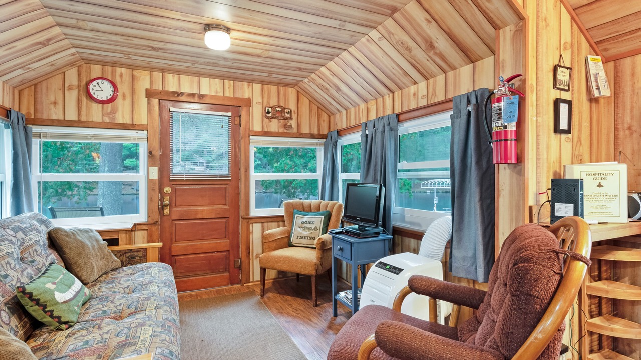 Photo of Livingroom in Manitowish Waters