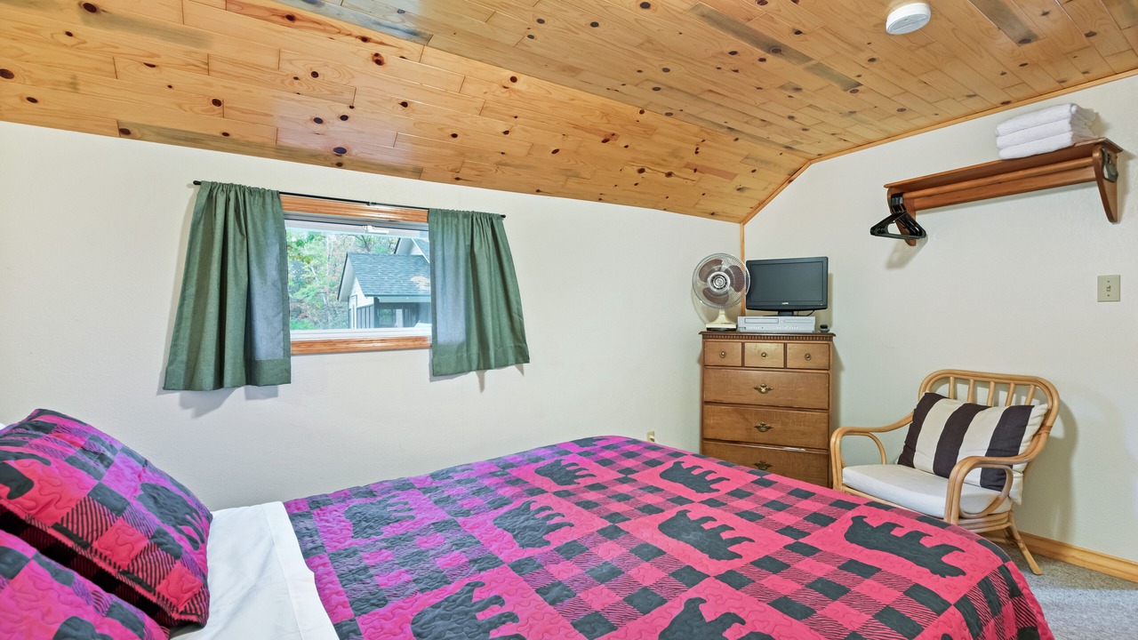 Photo of Bedroom in Manitowish Waters