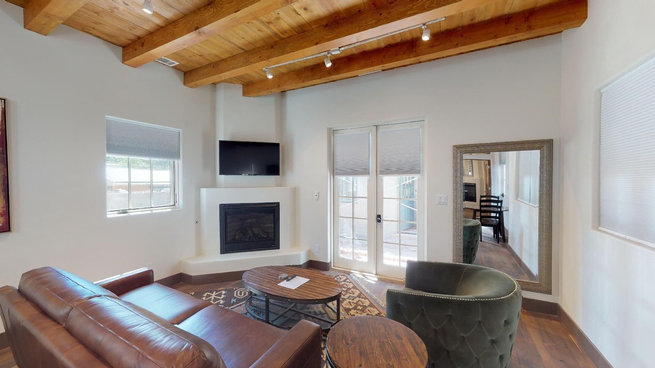Photo of Livingroom in Historic Eastside
