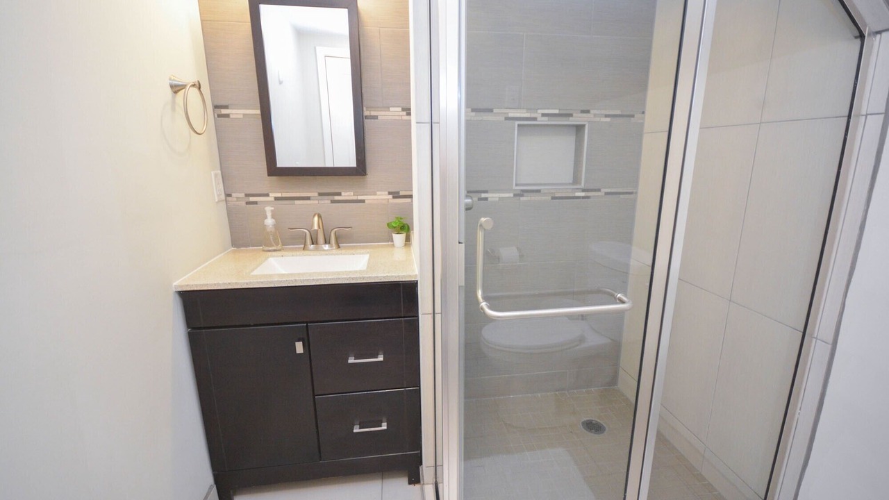 Photo of Bathroom in Kutzky Park