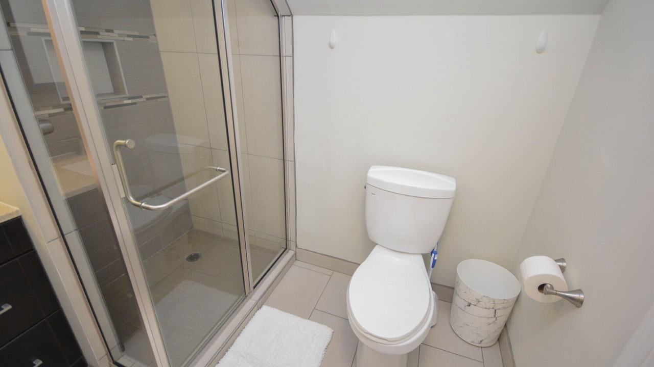 Photo of Bathroom in Kutzky Park