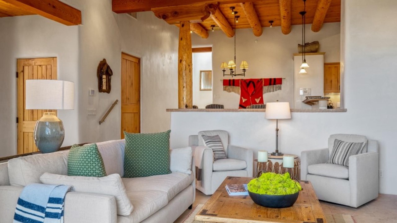 Photo of Livingroom in Tesuque